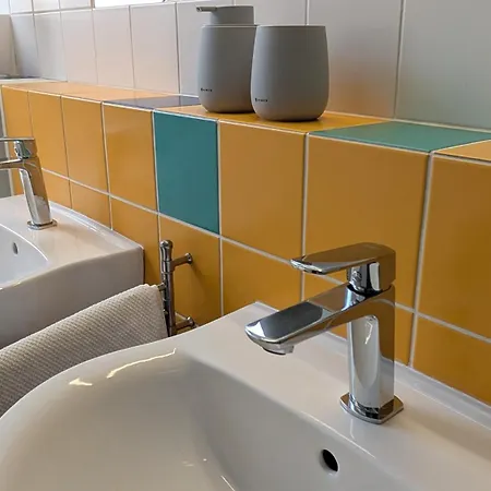 Apartment Malt & Monarch